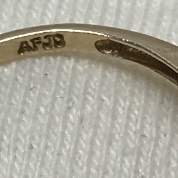 10k Solid Yellow Gold Oval Genuine Amethyst Ring Size 6.5 - Picture 7 of 12